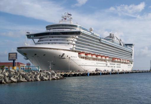 Atracado en el Puerto de St Maarten (Caribe)